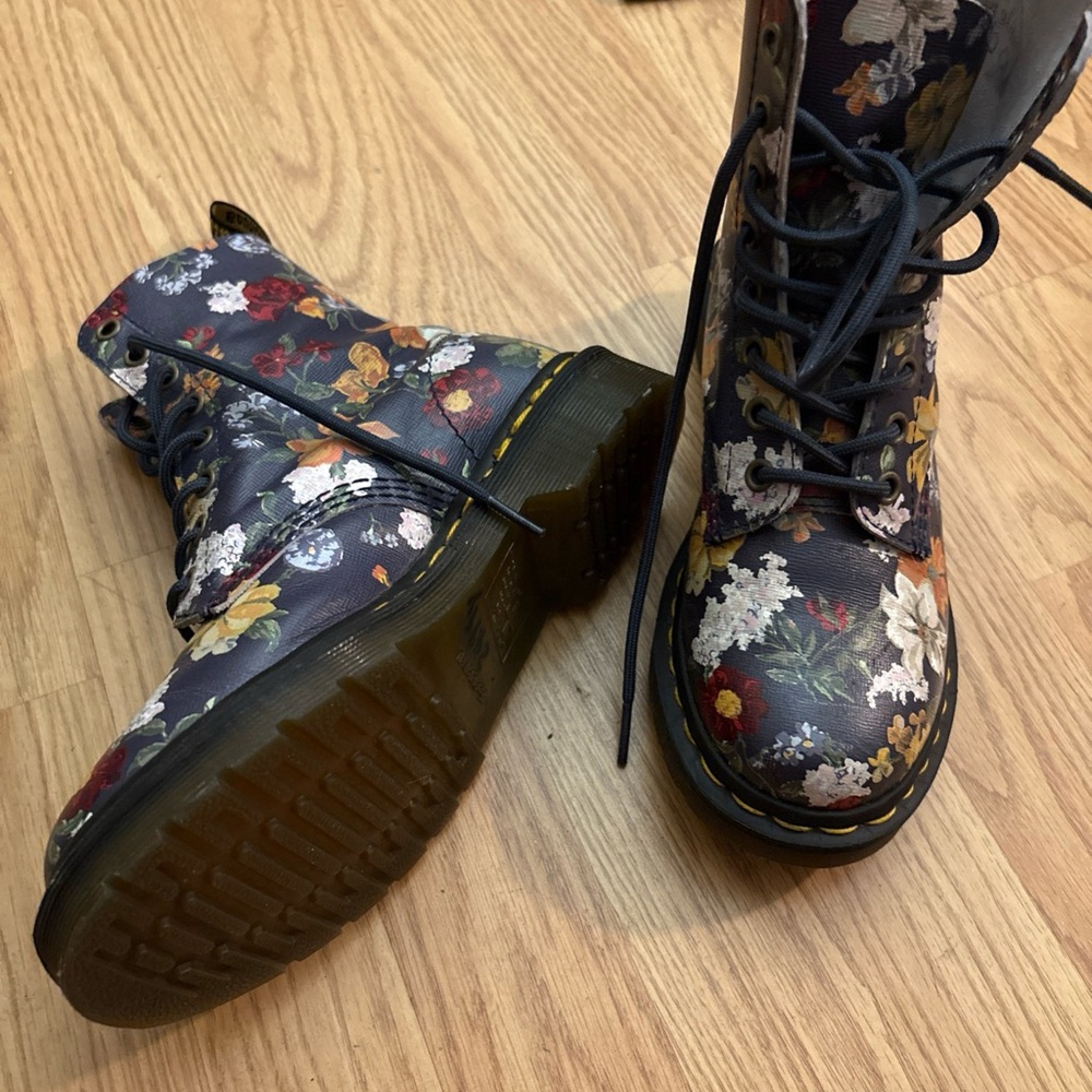 Dr. Martens leather floral boots - Picture 2 of 8